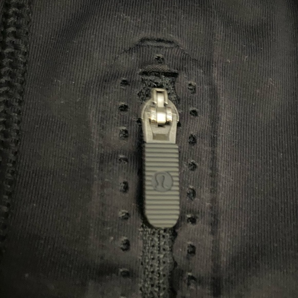 Lululemon Invigorate 7/8 Tight in Black Size 2 - Picture 11 of 11